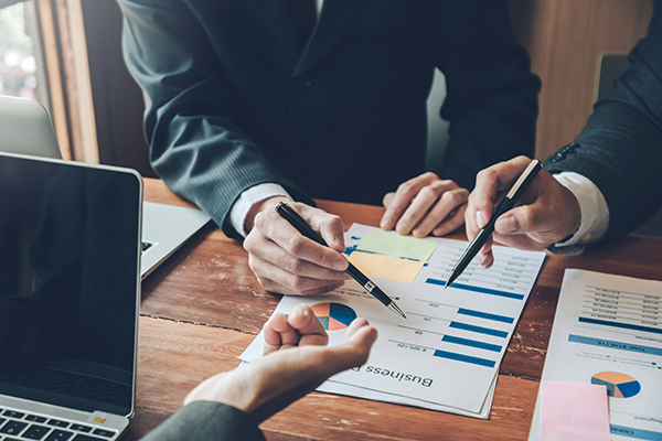 From Numbers to Narratives:<p>Turning Financial Data into Business Impact